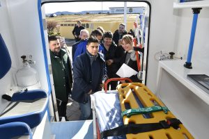 Vidal encabezó acto de entrega de ambulancias, ecógrafos y autobomba para localidades de Santa Cruz