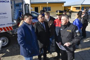 Vidal encabezó acto de entrega de ambulancias, ecógrafos y autobomba para localidades de Santa Cruz