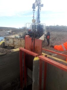 Firmaron convenios con municipios para mantenimiento de canales de riego de Perito Moreno y Los Antiguos