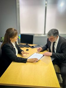 Educación firmó un convenio con el Municipio de Puerto San Julián para la mejora de edificios escolares
