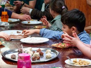 Infancias disfrutaron de una tarde de alegría con los adultos mayores del Zumalacarregui