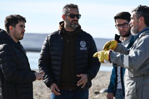 El Gobierno de Santa Cruz refuerza el control ambiental tras incidente en Punta Loyola