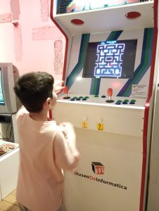 El Museo de Arte Eduardo Minnicelli inauguró la Muestra "Juegos y Juguetes –Va de Retro”