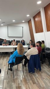 Santa Cruz impulsa mesa de trabajo para enfrentar la desregulación del sector turístico