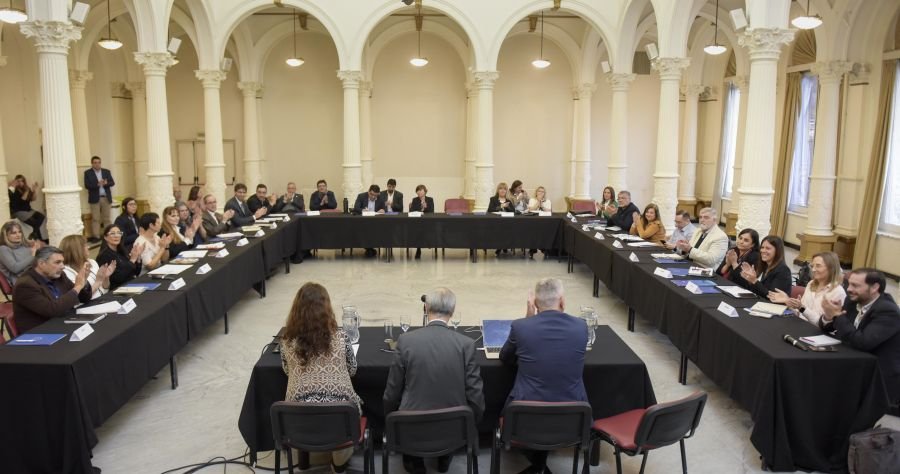 Santa Cruz participa en un encuentro con Directores de Educación Pública de Gestión Privada