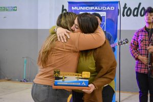 La comunidad de Piedra Buena disfrutó de la primera jornada del Mercado de Economía Comunitaria