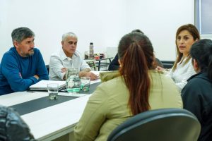 Autoridades de Educación recibieron a familias autoconvocadas