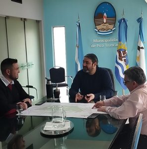 Distrigas y el Municipio de Pico Truncado avanzan en el proyecto zona de invernaderos
