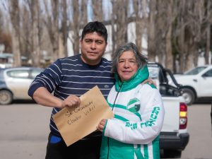 Claudio Vidal encabezó la entrega de equipamiento en instituciones educativas de Gobernador Gregores