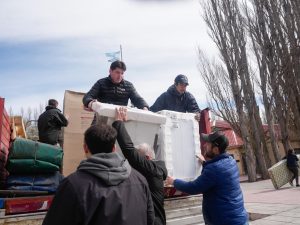 Claudio Vidal encabezó la entrega de equipamiento en instituciones educativas de Gobernador Gregores