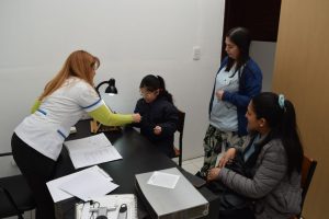 Río Gallegos: Realizan jornadas de evaluaciones de ayudas ópticas a personas con baja visión
