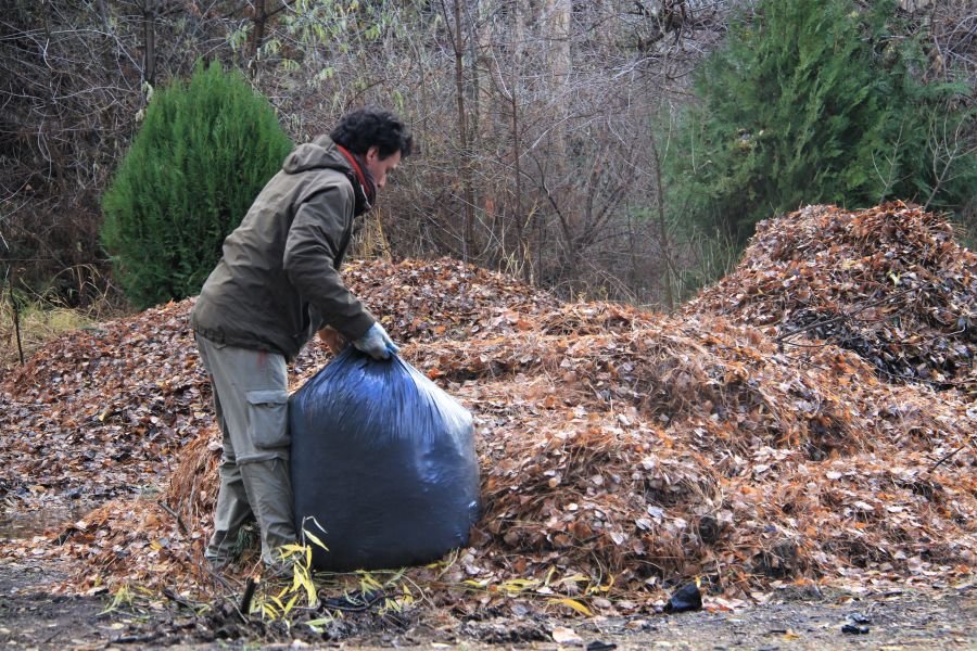 Los Antiguos comenzó con el tratamiento de los residuos para la campaña “Compostando en Otoño”