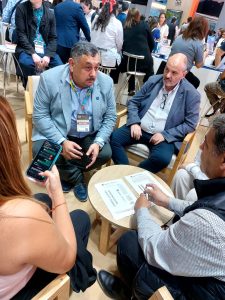 Santa Cruz en la FIT: adhirió al Registro Nacional de las Agencias de Viajes y firmó convenios de desarrollo