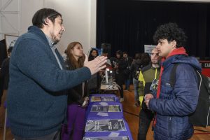 Con gran participación de estudiantes se realizó la Primera Feria de Carreras