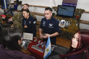 Con gran participación de estudiantes se realizó la Primera Feria de Carreras