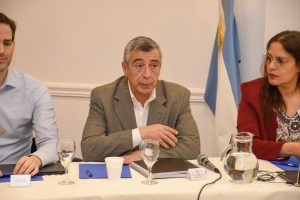 Dictan capacitación sobre producción de hidrógeno y energías renovables