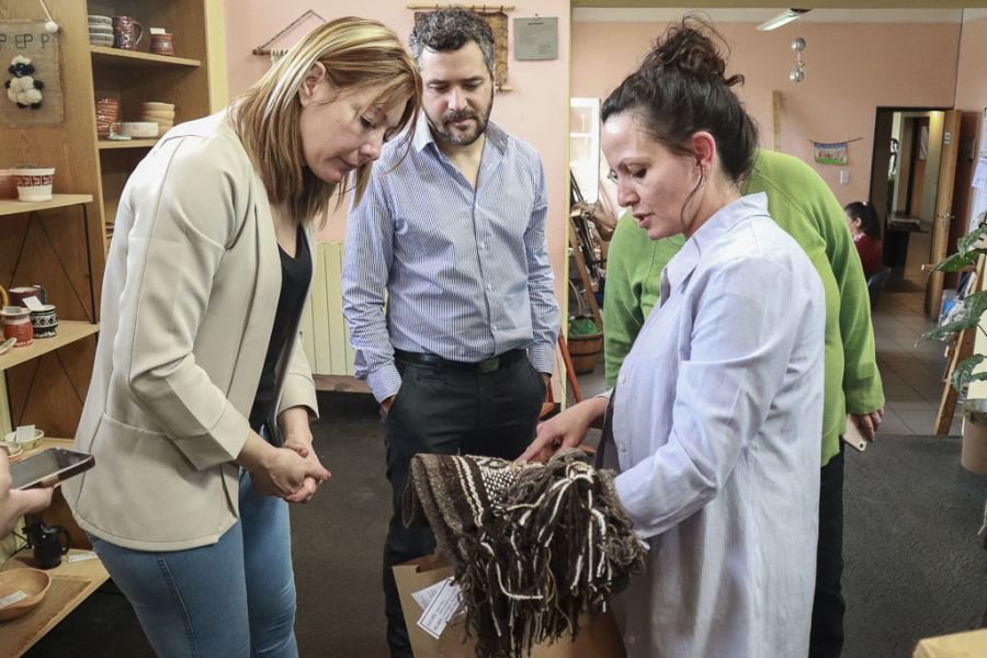 Acuerdan acciones para potenciar la producción artesanal en Los Antiguos