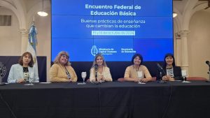 Santa Cruz presente en el Encuentro Federal de Educación Básica