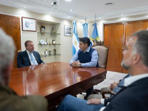 Embajador de Alemania visita Santa Cruz para fortalecer vínculos con el gobierno provincial