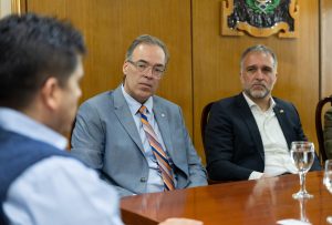 Embajador de Alemania visita Santa Cruz para fortalecer vínculos con el gobierno provincial