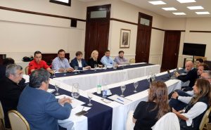 Newmont Cerro Negro se presentó ante autoridades del Gobierno