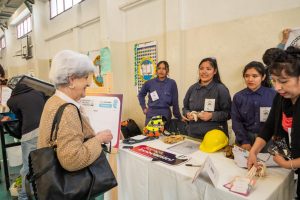Proyectos de estudiantes secundarios fueron premiados a la innovación educativa