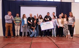 Proyectos de estudiantes secundarios fueron premiados a la innovación educativa