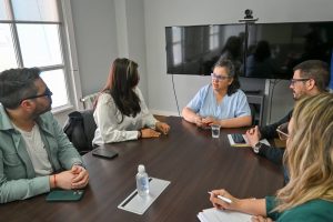 Autoridades de Salud recibieron a la Senadora Gadano