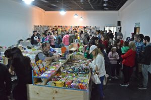 Más de 2 mil personas visitaron la Feria del Libro este fin de semana