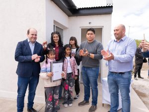 Vidal: “Hoy se cumple el sueño de la vivienda propia para los vecinos de Perito Moreno”