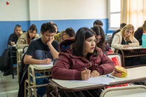 Más de 250 aspirantes rinden los exámenes de idoneidad