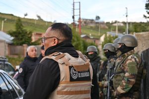 Operativo "Cóndor Andino": tres allanamientos, dos detenidos e incautación de cocaína y armas