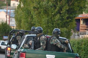 Operativo "Cóndor Andino": tres allanamientos, dos detenidos e incautación de cocaína y armas