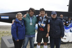 El Gobierno de Santa Cruz recibió a los atletas de la Segunda Ultra Maratón homenaje ARA San Juan