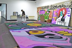 Muralistas y grafiteros trabajan en la nueva muestra del Centro Cultural Santa Cruz