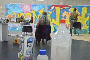 Muralistas y grafiteros trabajan en la nueva muestra del Centro Cultural Santa Cruz