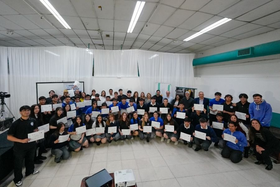 Estudiantes de la EIPE recibieron certificaciones de las Prácticas Profesionalizantes en CGC