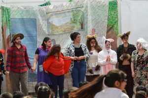 Educación presentó la obra Caperucita Sorda de la Escuela Especial N°4
