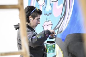 Artistas callejeros ultiman detalles para la inauguración de la muestra “La Calle en Bellas Artes”