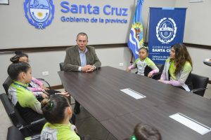 Álvarez recibió a campeonas santacruceñas de gimnasia rítmica