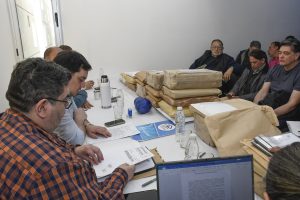 Abrieron sobres de las licitaciones para las 56 Viviendas en Río Gallegos y el gimnasio deportivo para Los Antiguos