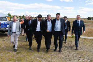 Vidal recepcionó la llegada de vehículos e indumentaria para la Policía de Santa Cruz