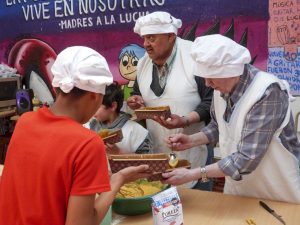 Solidaridad y espíritu navideño de nuestros adultos mayores