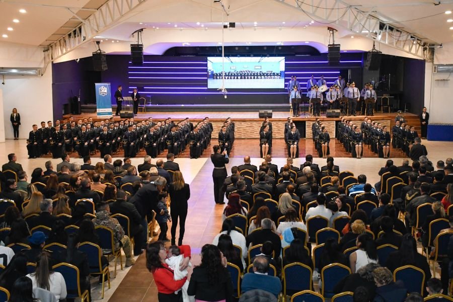 El Gobierno Provincial celebró el egreso de 88 nuevos oficiales de la Policía de Santa Cruz