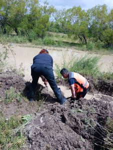 Gobernador Gregores: Protección Civil rescató a una familia mendocina atrapada en la ruta durante las intensas lluvias
