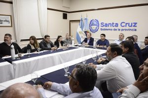 Claudio Vidal encabezó la primera reunión de gabinete del año y presentó a nuevos secretarios