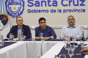 Claudio Vidal encabezó la primera reunión de gabinete del año y presentó a nuevos secretarios