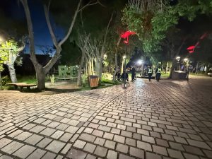 Incidente en Plaza San Martín: Bomberos detectaron tres postes energizados