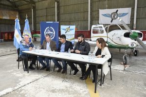 El Gobierno Provincial y el Aeroclub Río Gallegos sellaron convenio para fortalecer la educación, las oportunidades laborales y la infraestructura