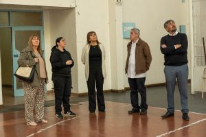 Rasgido supervisa tareas de mantenimiento en edificios escolares de Río Gallegos